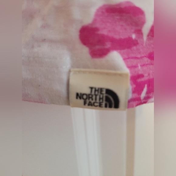 North Face  tshirt size M - Picture 3 of 4